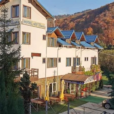 Hotel All Times Timisu de Jos Bagian luar foto