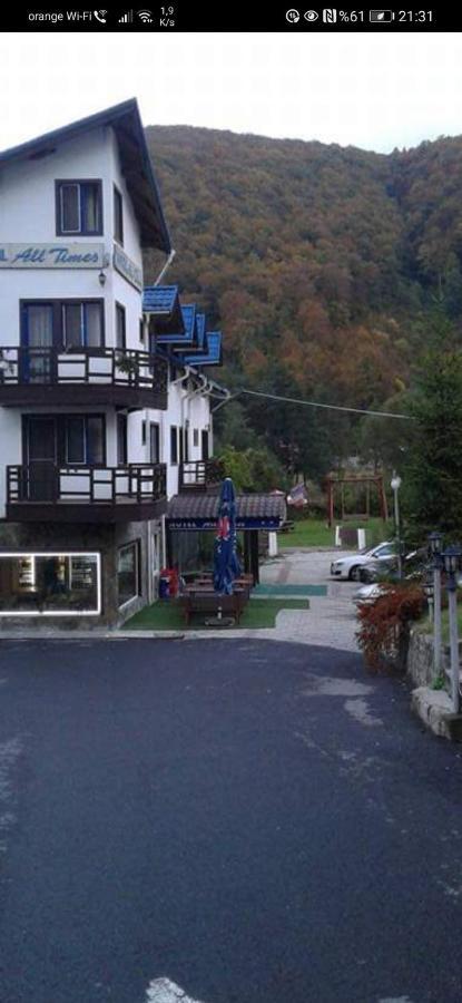 Hotel All Times Timisu de Jos Bagian luar foto