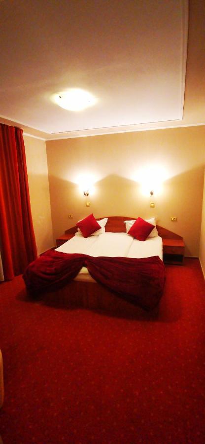 Hotel All Times Timisu de Jos Bagian luar foto